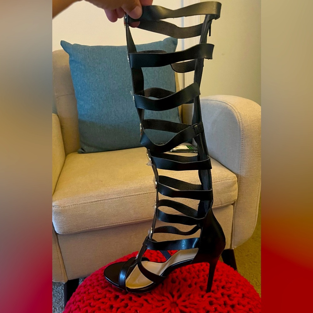 NWT Black Gladiator heeled sandals Size11